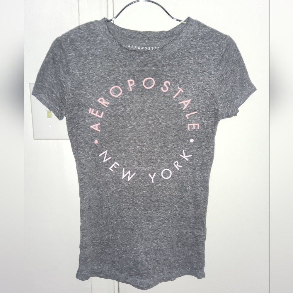Aeropostal T-shirt size small grey